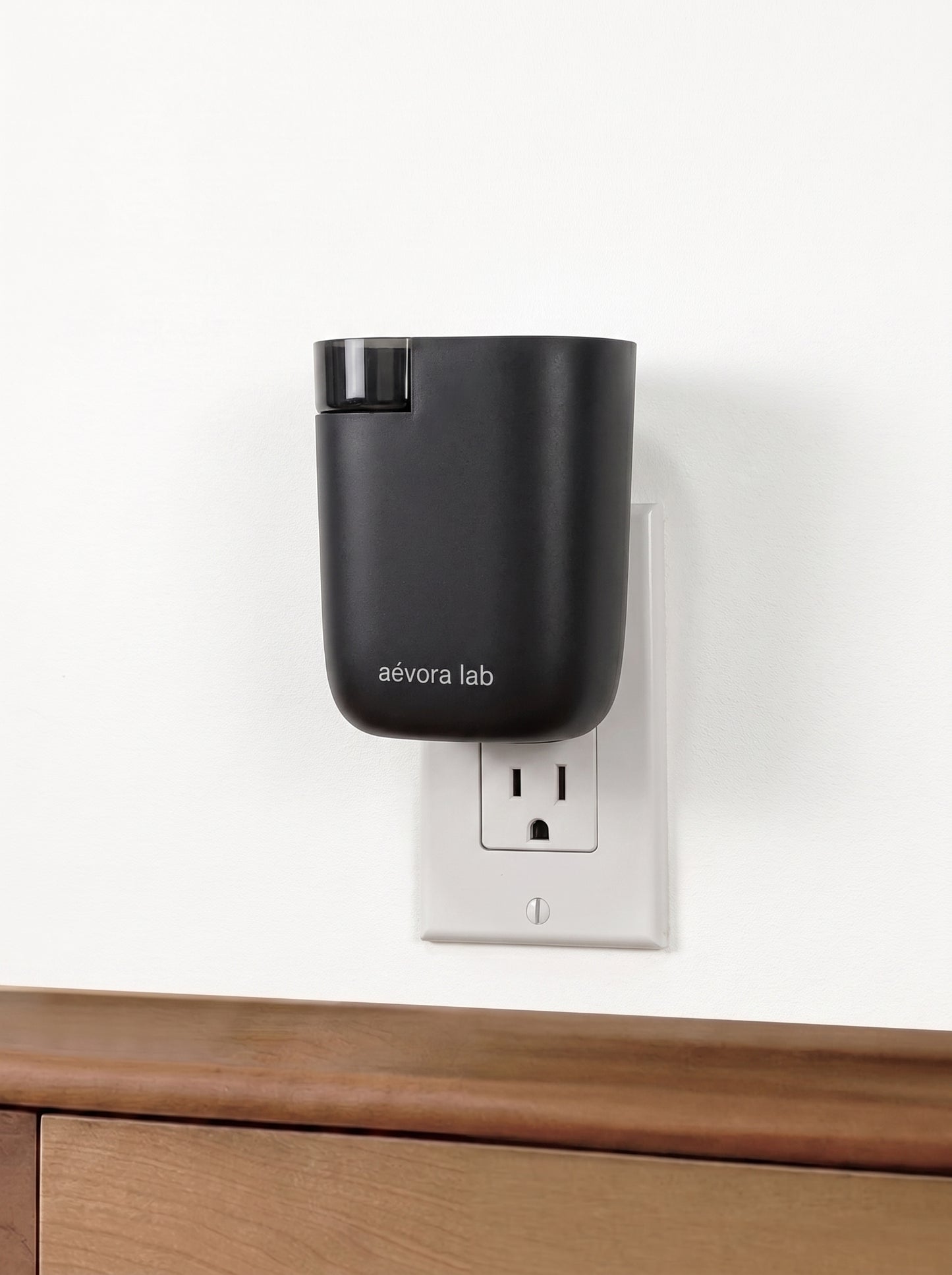 Mini Aroma Diffuser – Black cold-air diffuser for home use | Aevoralab Australia
